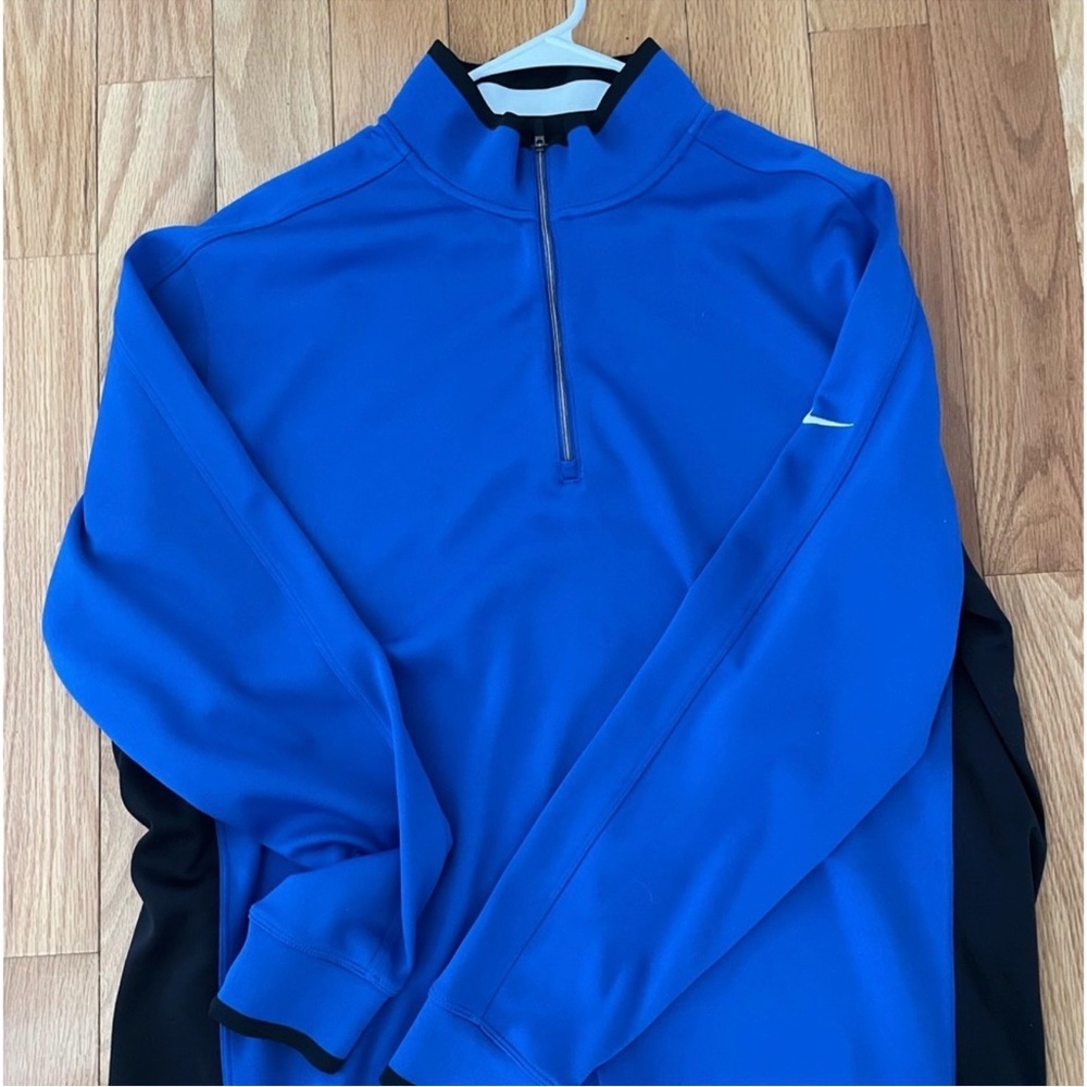 Nike Men's Royal Blue and Black Lightweight Jacket